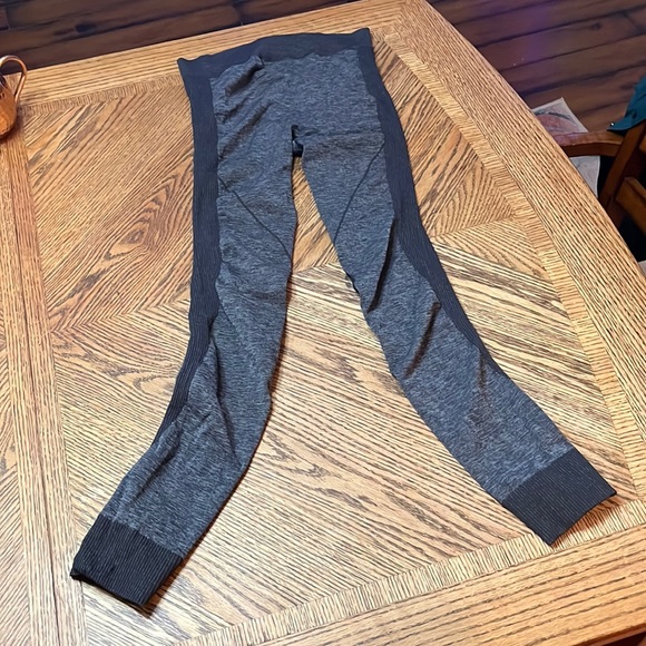 Lululemon leggings - Picture 1 of 3